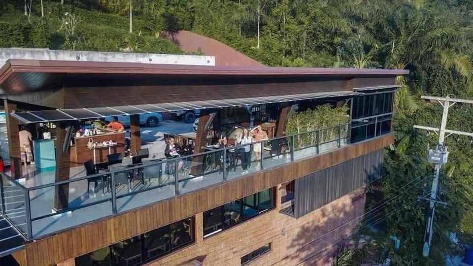 Blue Mountain Phangnga Resort מראה חיצוני תמונה