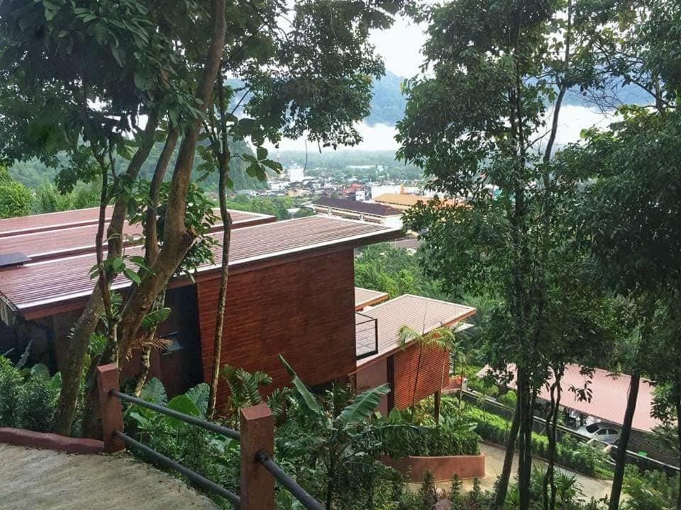 Blue Mountain Phangnga Resort מראה חיצוני תמונה