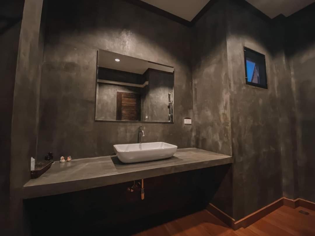 Blue Mountain Phangnga Resort מראה חיצוני תמונה