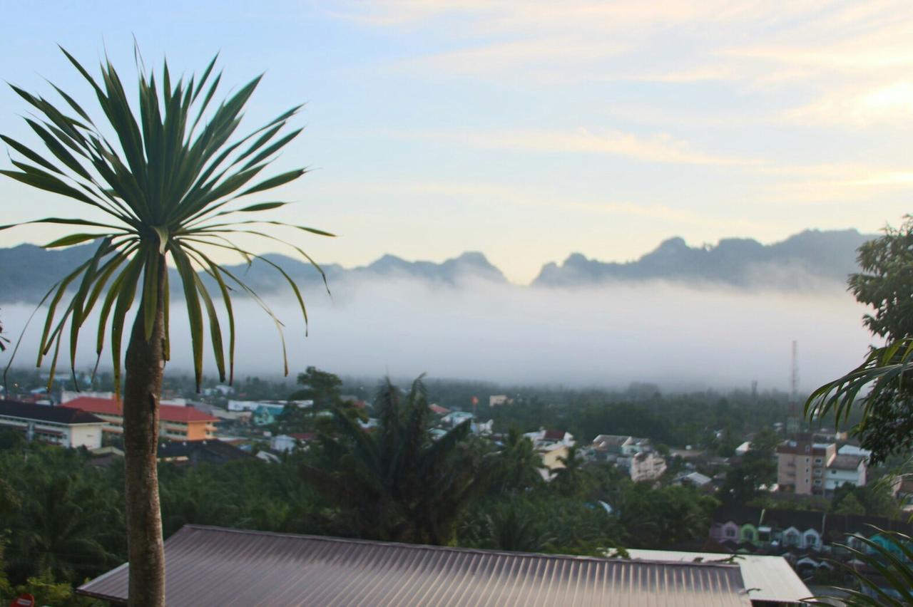 Blue Mountain Phangnga Resort מראה חיצוני תמונה